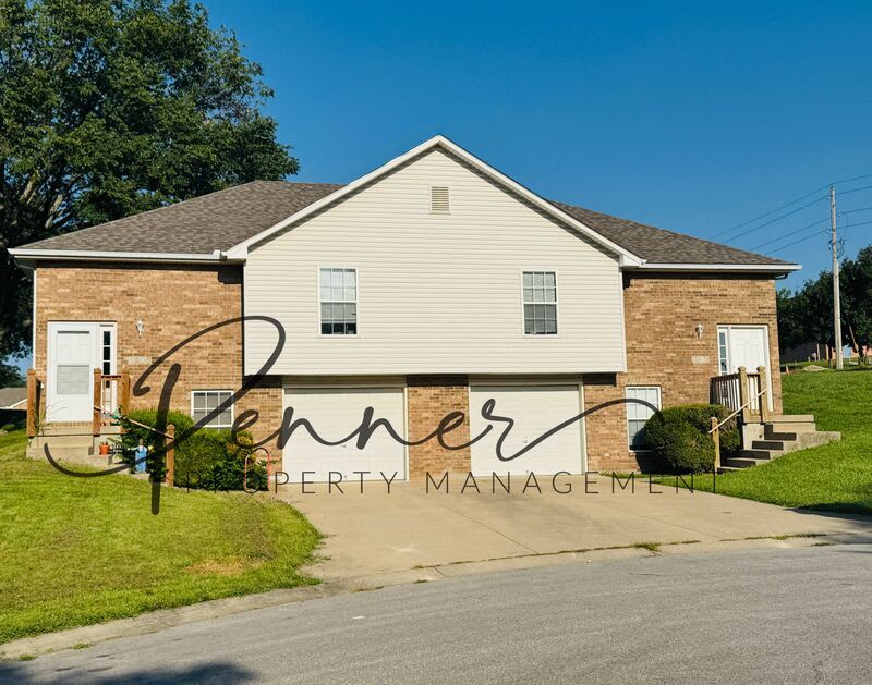 1401 SE Henley Court – photo 1