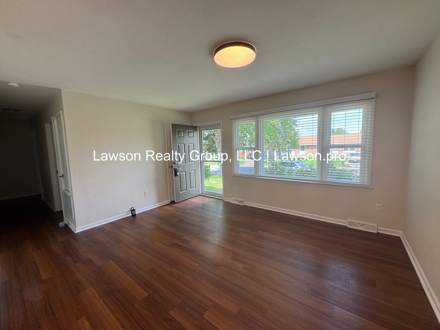Three Bedroom Brick Ranch with Full Basement and Yard – photo 3