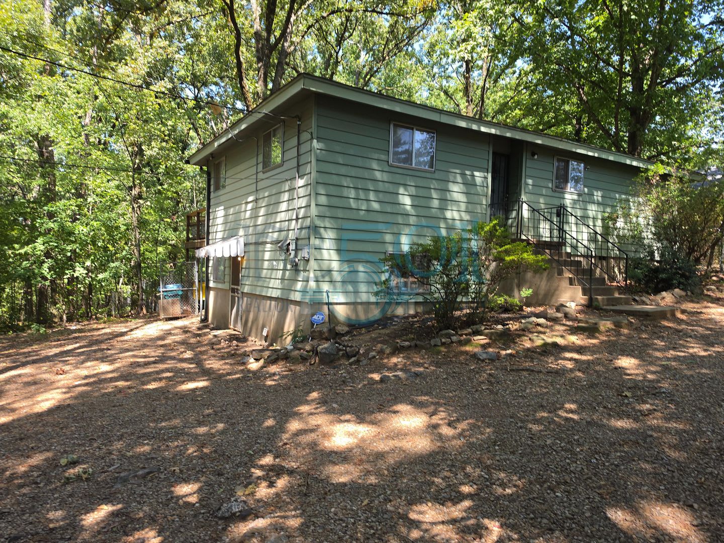 Secluded 3 Bedroom 2 Bathroom House in the City! – photo 3