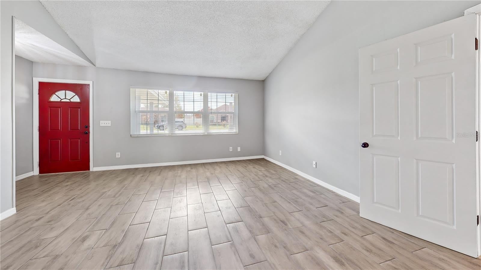 305 Medina Court – photo 4