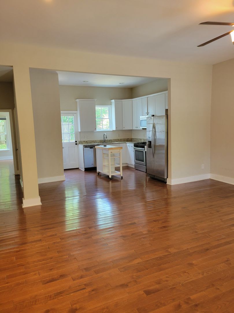 Charming 3br 2ba Home near Downtown Raleigh! Available Now! – photo 3