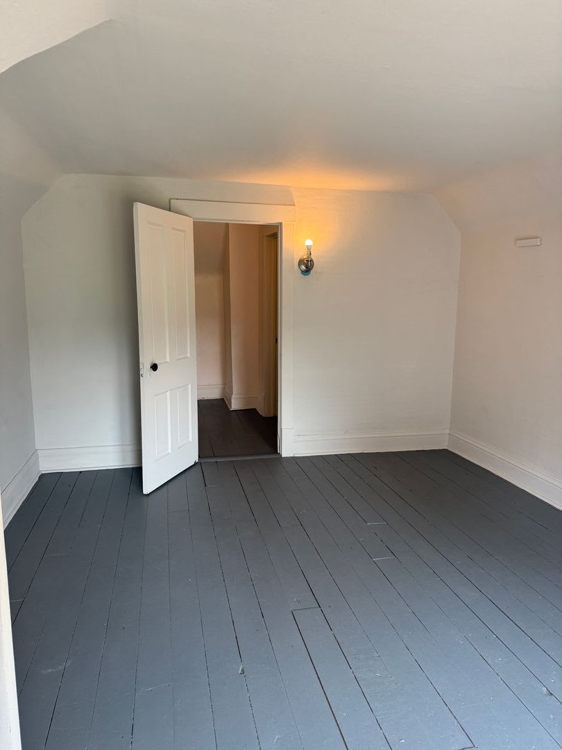 Welcome to the peace and quiet of this 4-bedroom 2-bathroom home. – photo 3