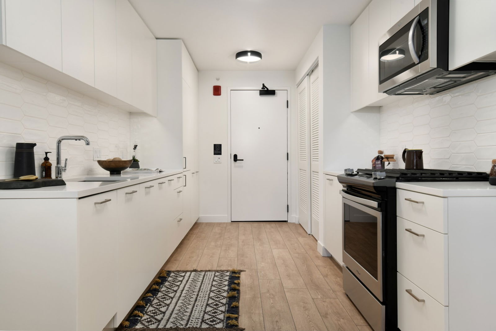 855 West Madison Street – photo 2