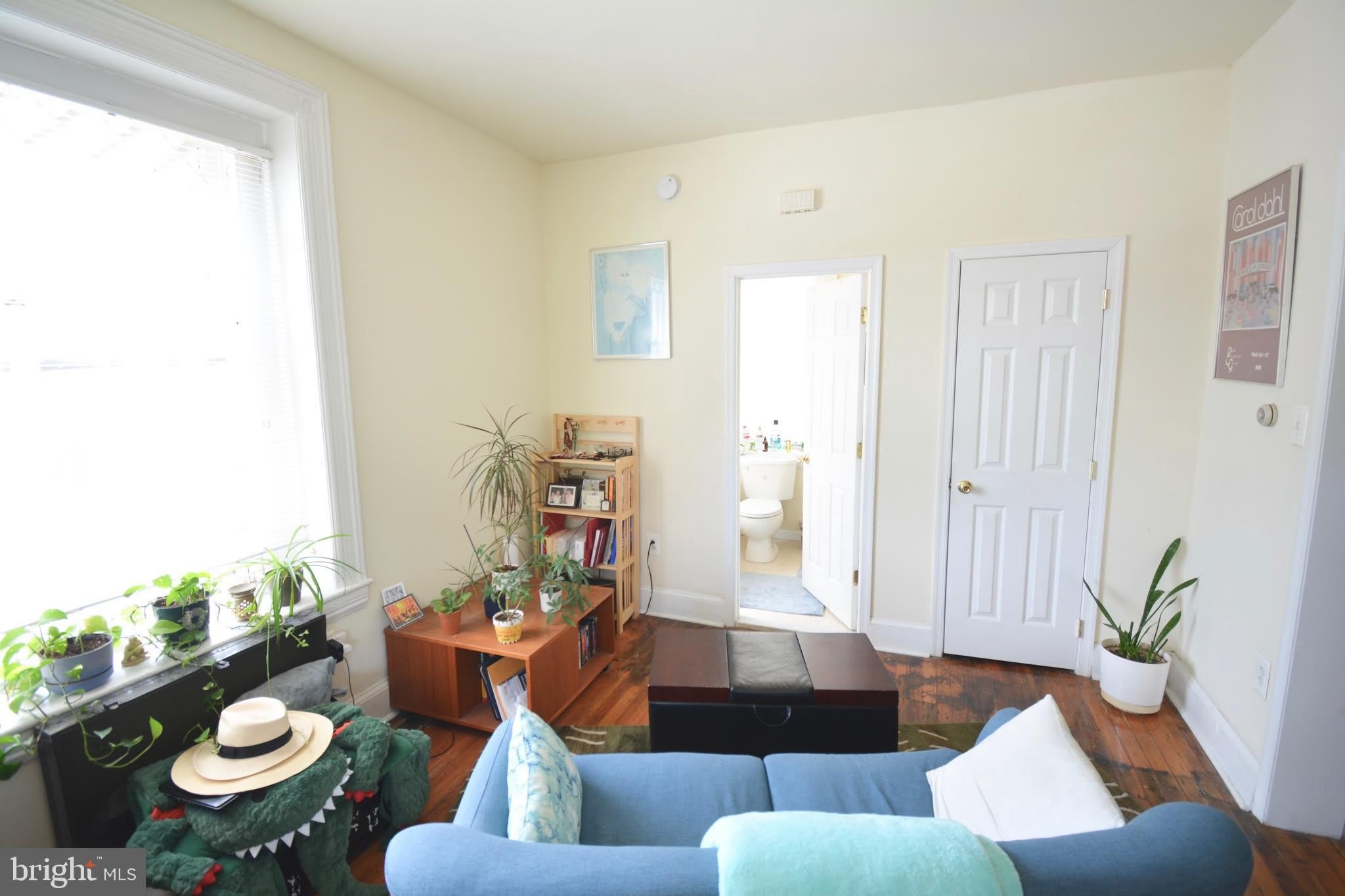 253 W HANSBERRY Street – photo 1