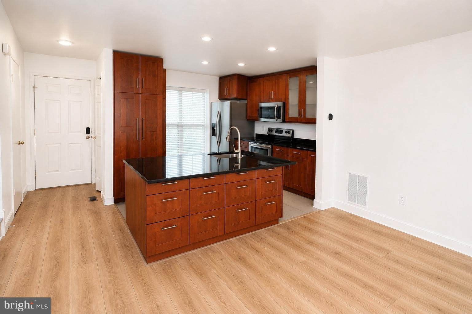 10237 GREEN HOLLY Terrace – photo 4