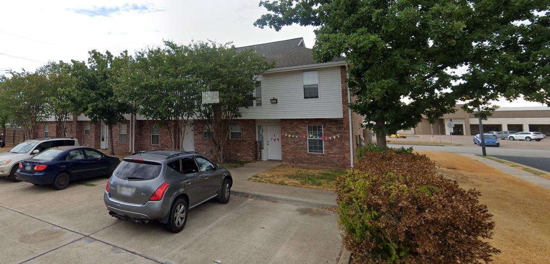 1411 Summit St – photo 2