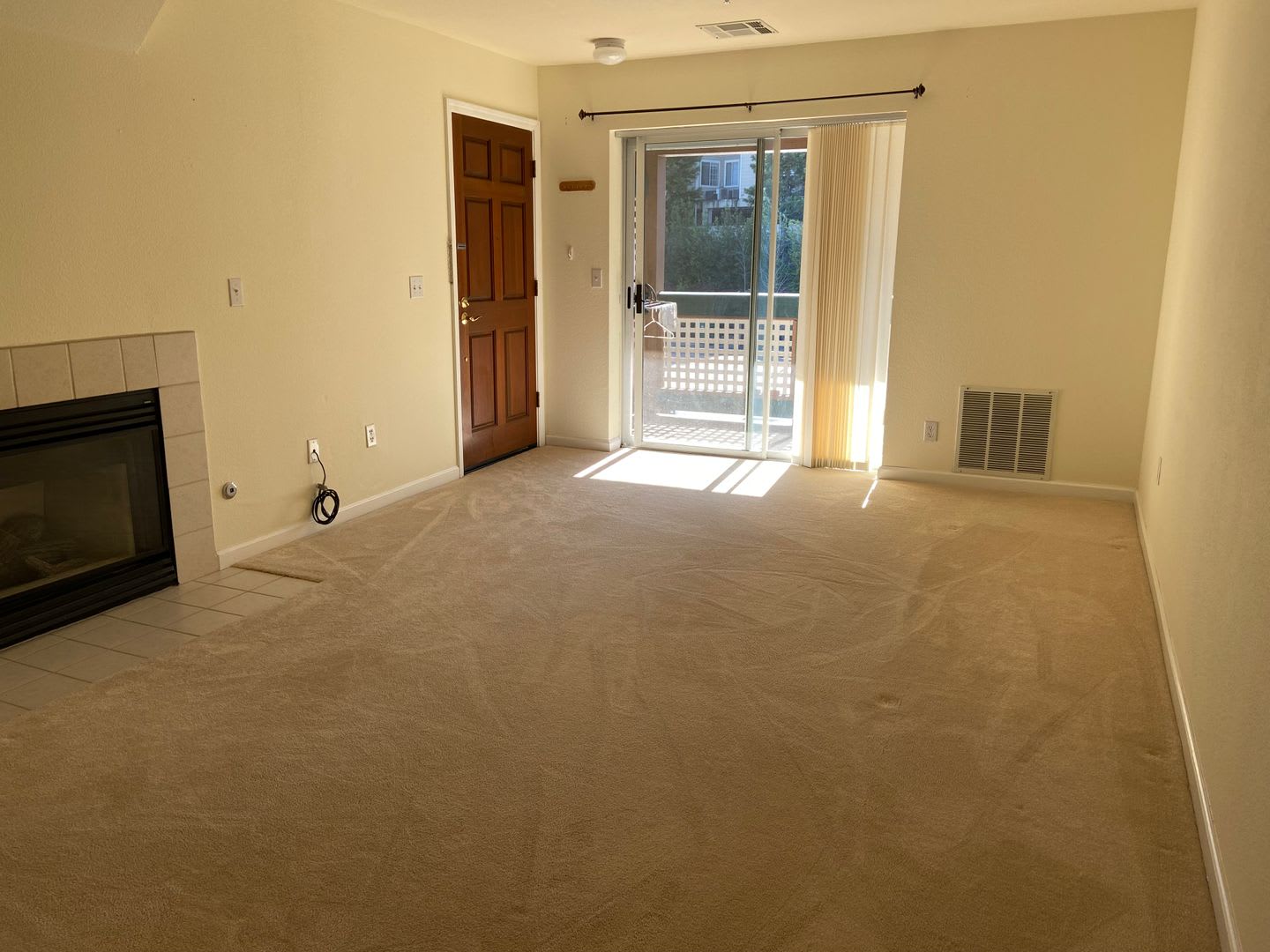 Spacious 3 bed/3 bath condo in San Ramon – photo 2