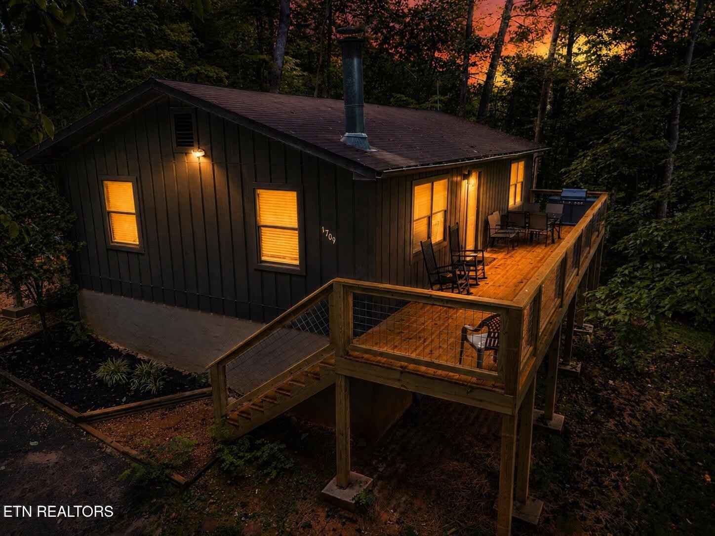 1709 Floyd Way – photo 2