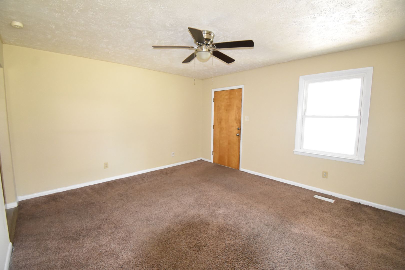 Coming Soon! 3 Bedroom and 2 Bath Home- Pets Considered – photo 3