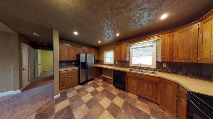 811 6th Avenue Northwest – photo 1