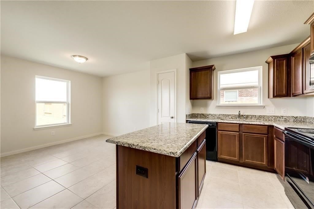 1221 Arizona Drive – photo 2