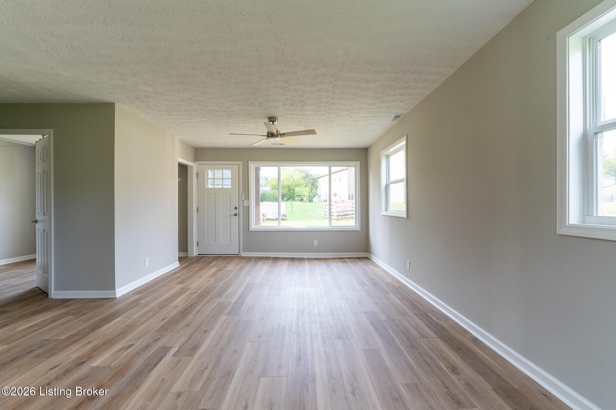 106 Hardin Ct – photo 4