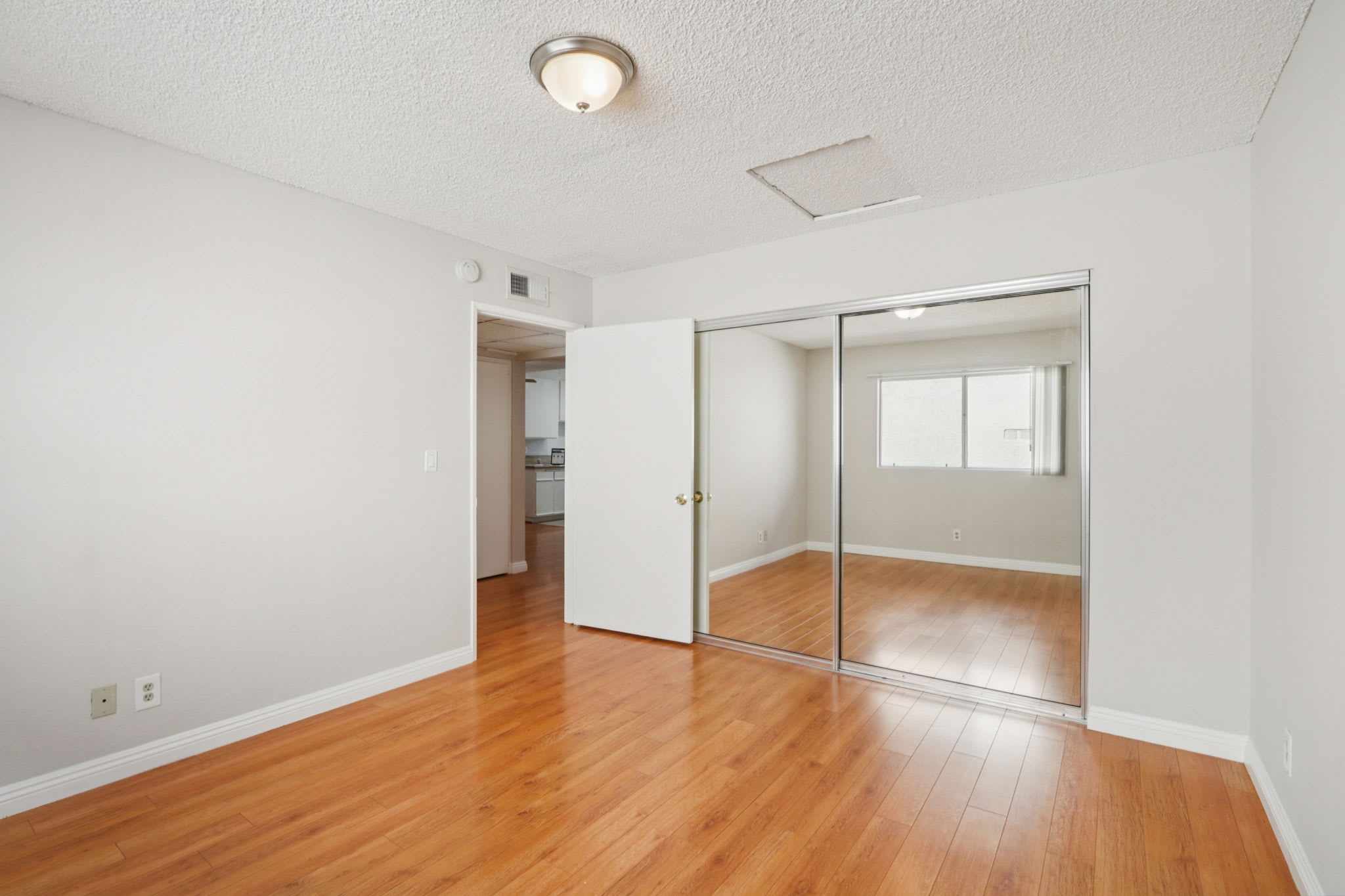 626 E Verdugo Ave – photo 5