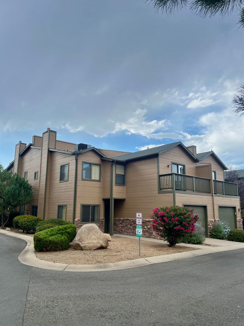 3 Bedroom 2 5 Bath Townhouse In Gated Boulder Park Prescott – photo 1