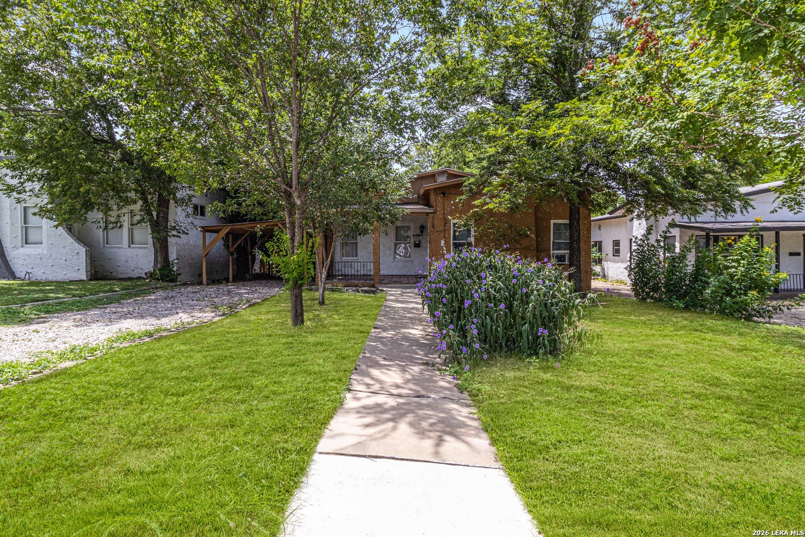 1434 HICKS AVE – photo 1