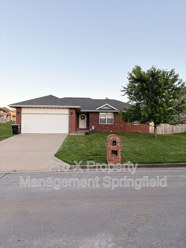 4444 North Farm Road 157 – photo 1