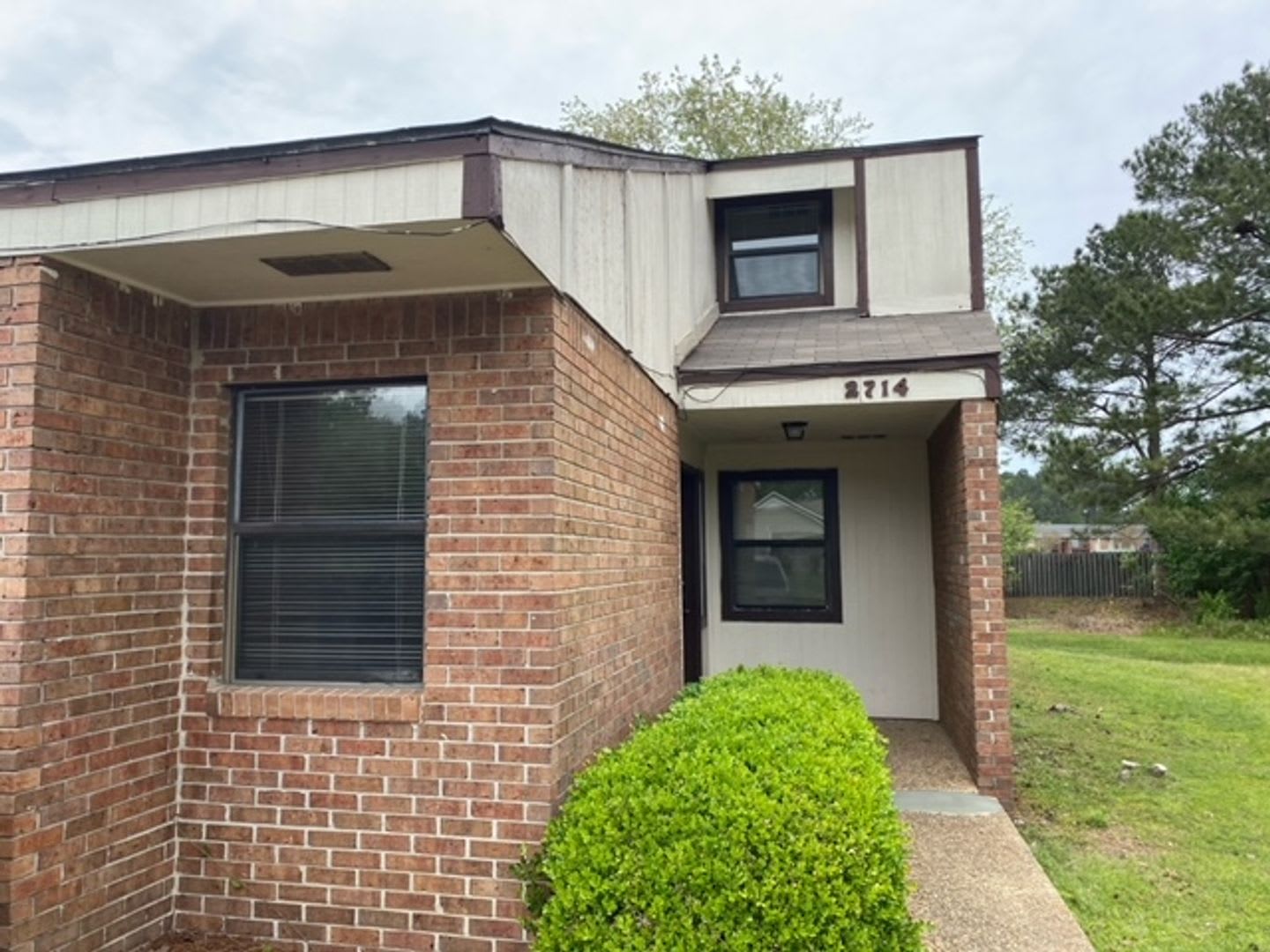 2BD/2B Towhouse – photo 1