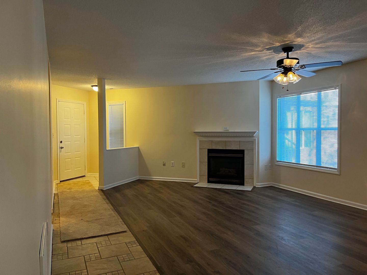 Town home located in Greenville – photo 3
