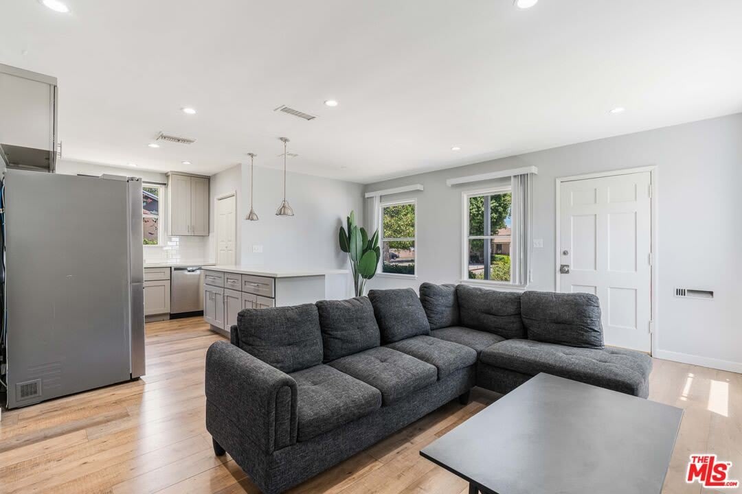 8459 Calvin Ave – photo 1