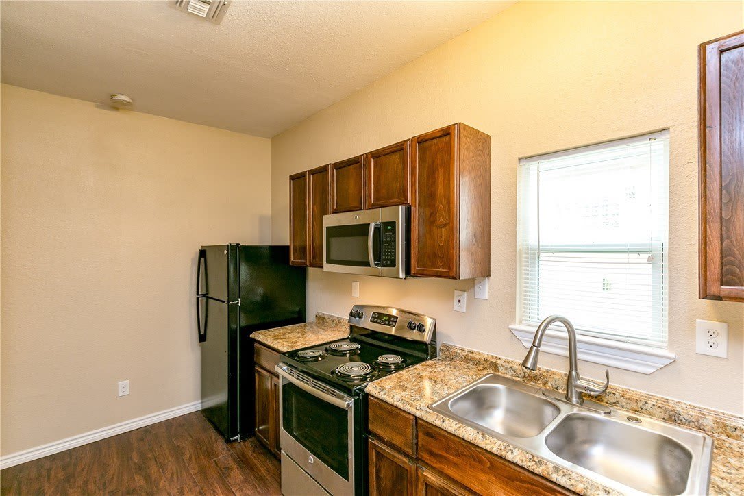 1005 Furman Avenue – photo 5