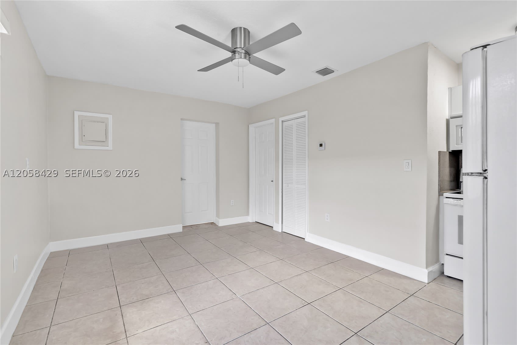 2309 SW 62nd Ave – photo 4