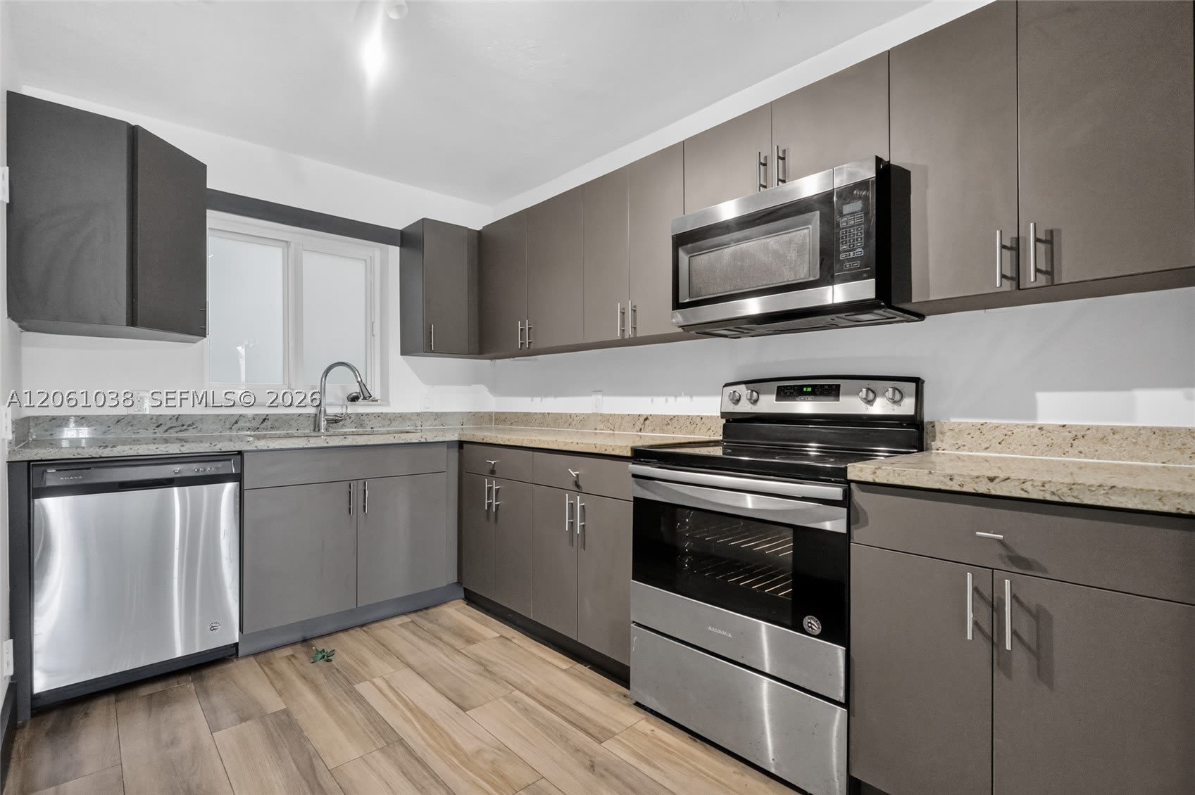 1939 Jefferson St – photo 4