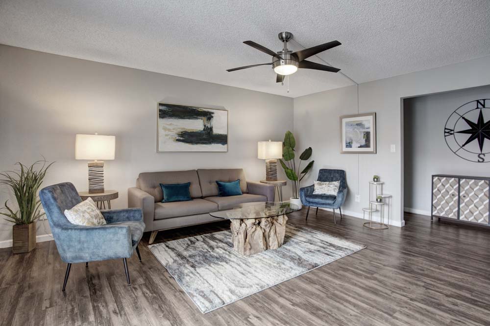 505 West – photo 5