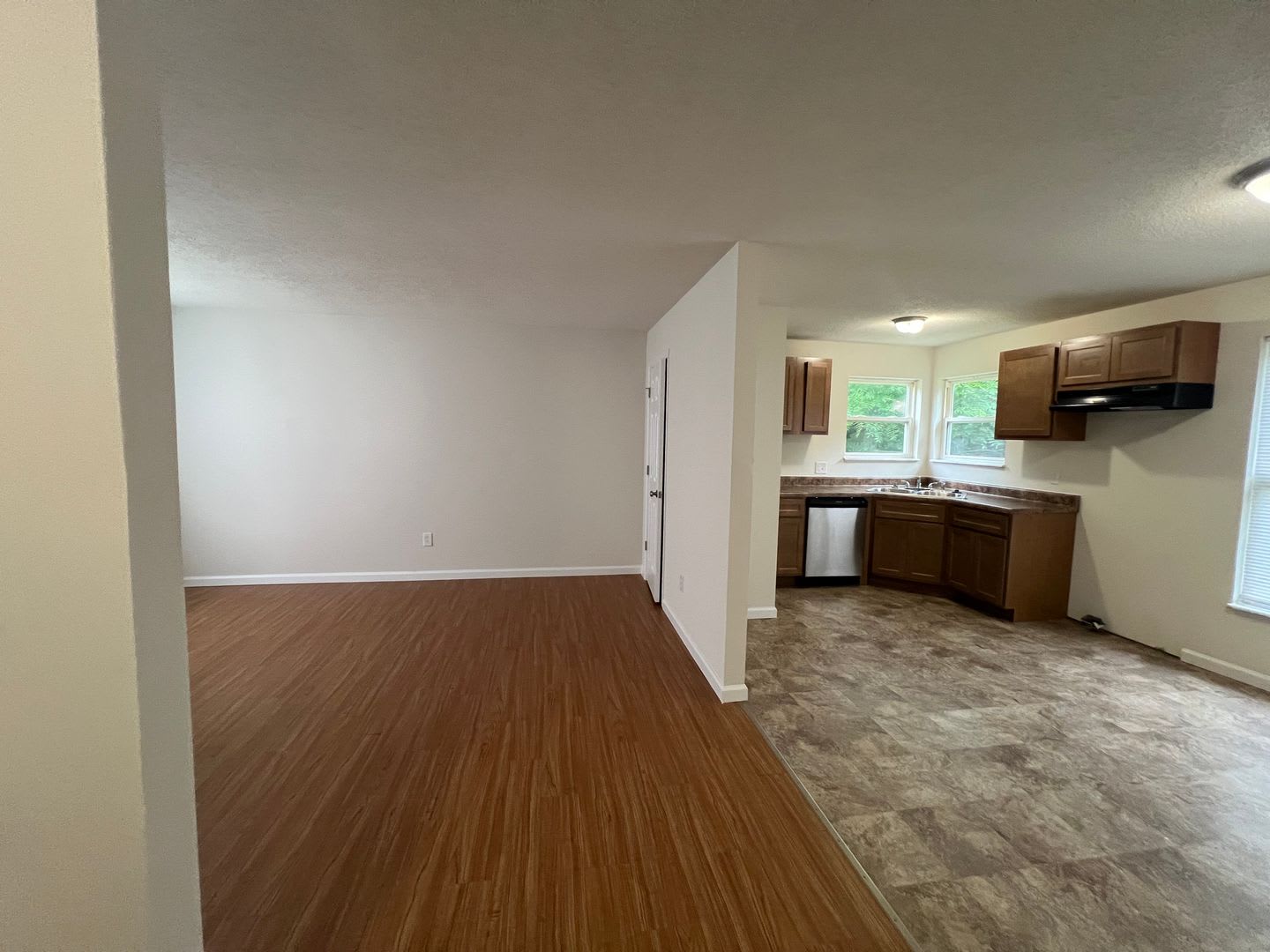 Spacious 4 bedroom Home conveniently located right off of I44 – photo 5