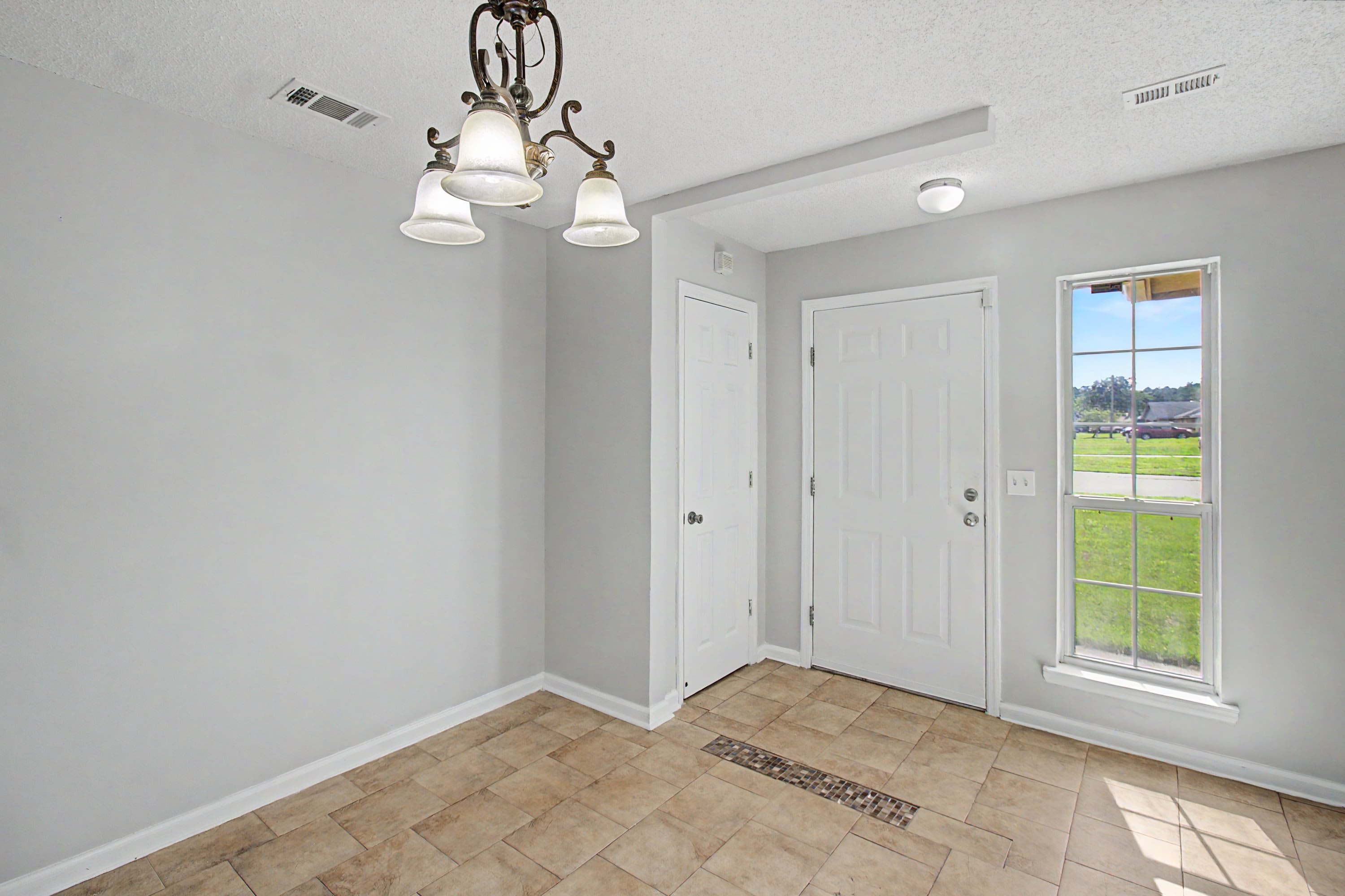 1651 Latham Court – photo 3