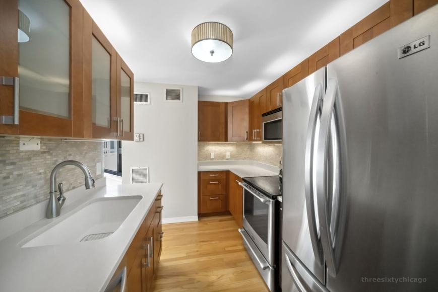 401 East Ontario St. – photo 4