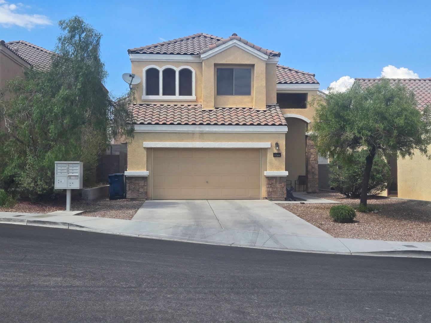 A BEAUTIFUL 4 BED/2.5 BATH 2 CAR GARAGE at CENTENIAL HILLS – photo 2
