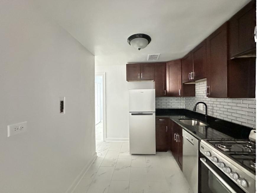 6707 California – photo 2