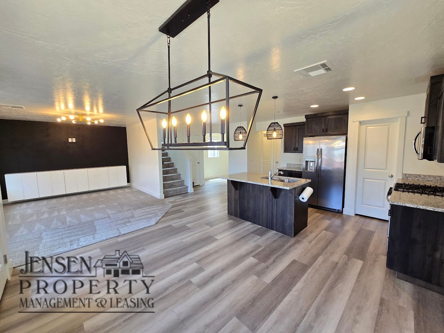 Newer 4 Bedroom Home – photo 3