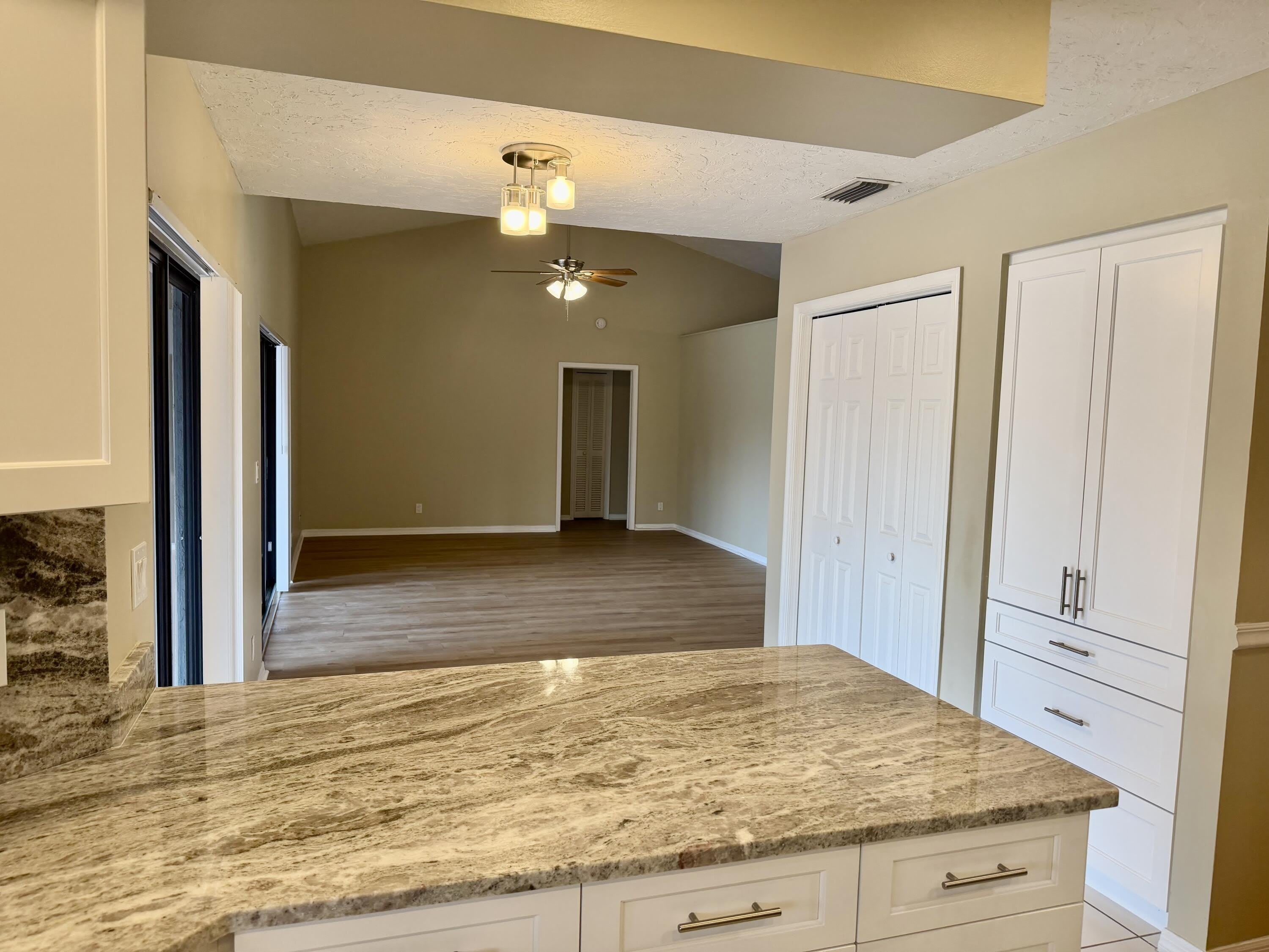 13427 Kingsbury Drive – photo 5
