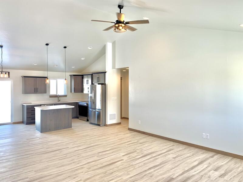 3915 Swan Road – photo 2