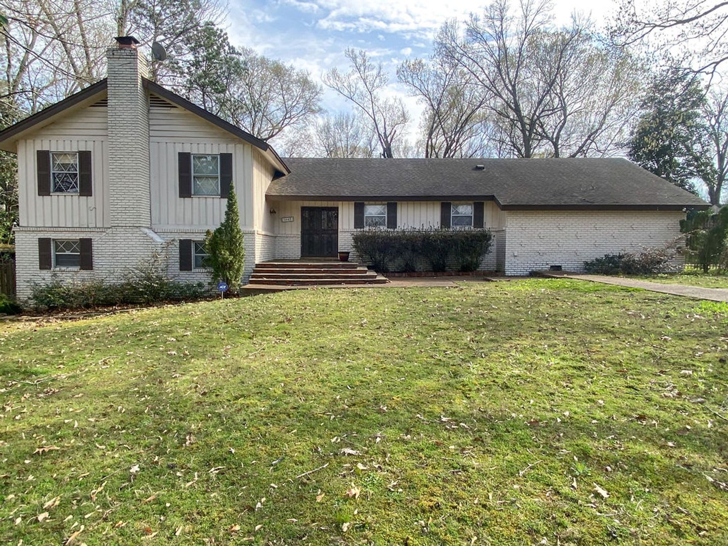 4 bed, 2.5 bath home in East Memphis near CBHS, Shelby Farms, and Baptist Hospital – photo 1