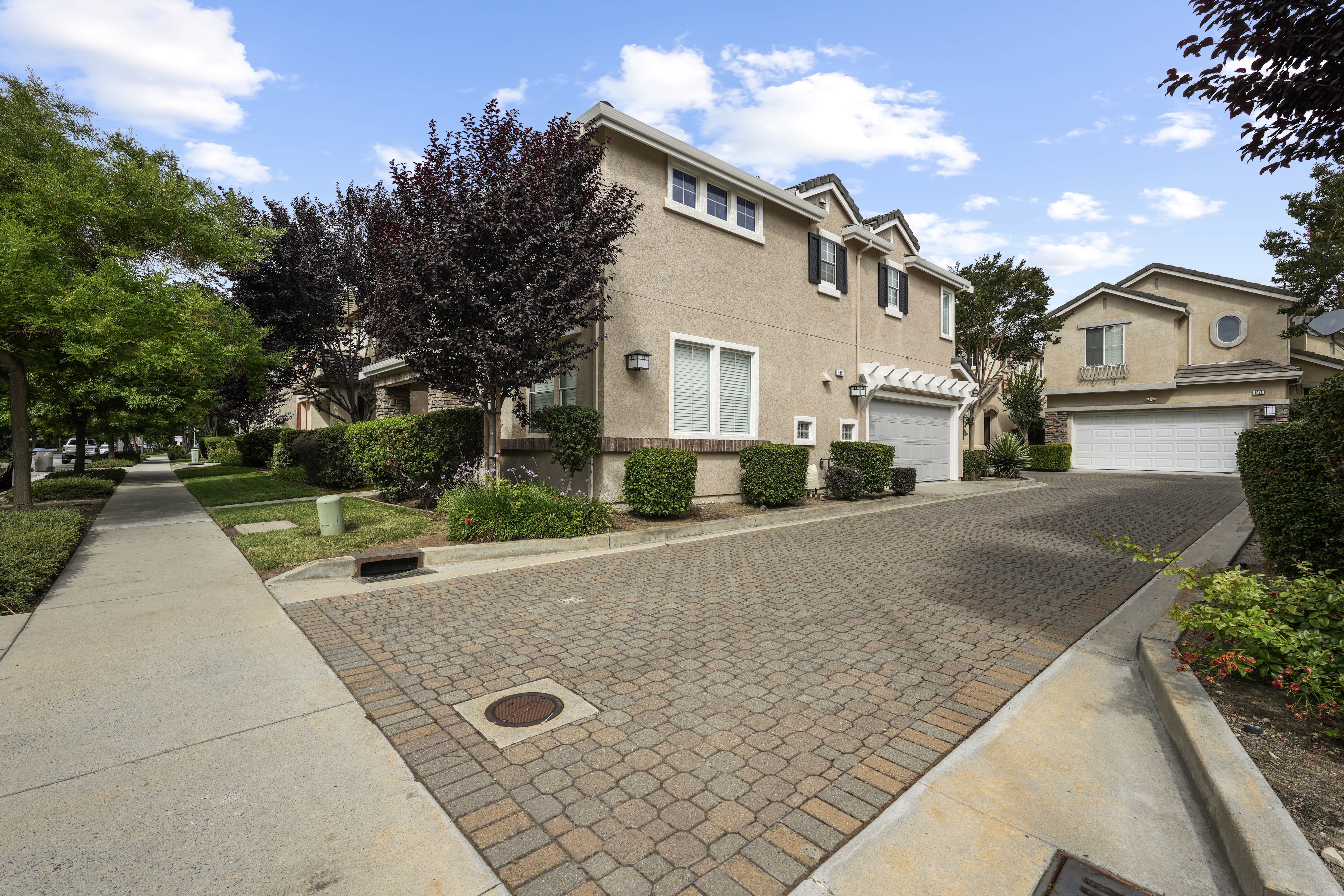 1067 Mckay Dr – photo 2