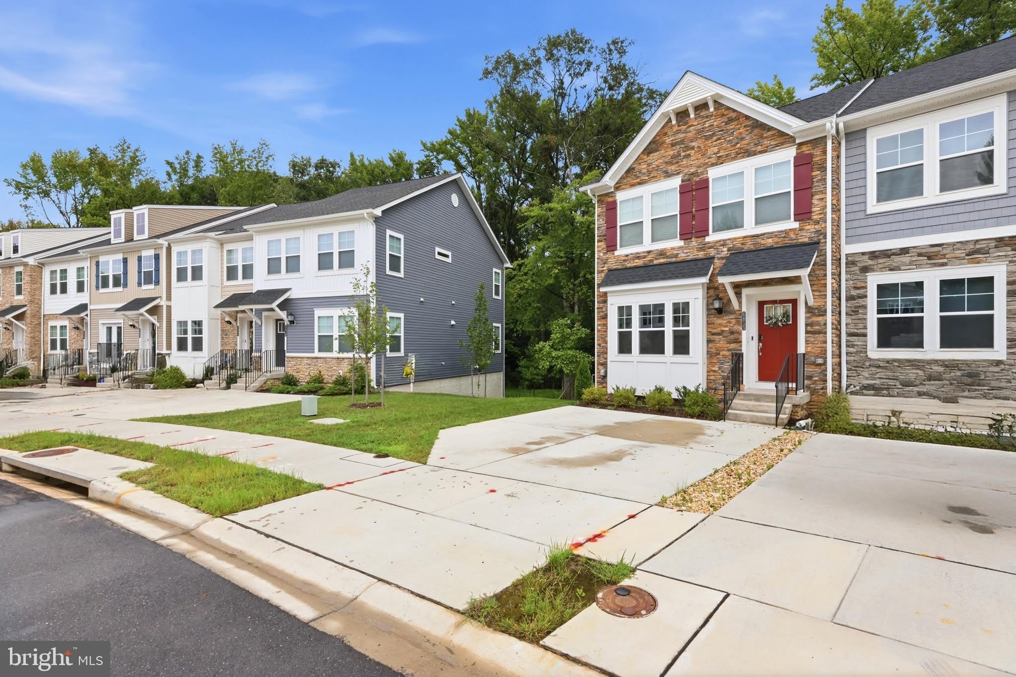 6815 WINTERHILL LN – photo 2