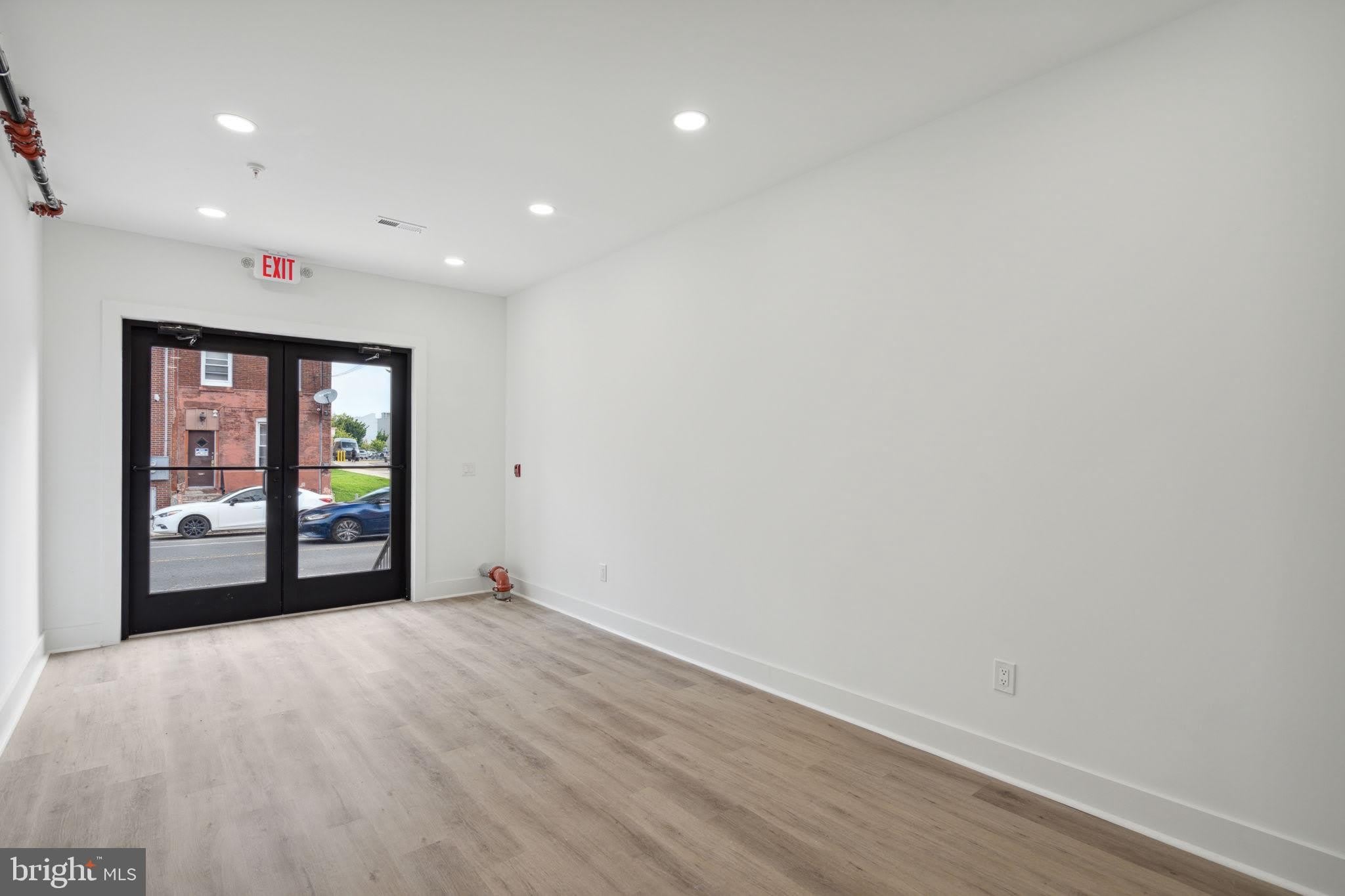 528 W BERKS Street – photo 3