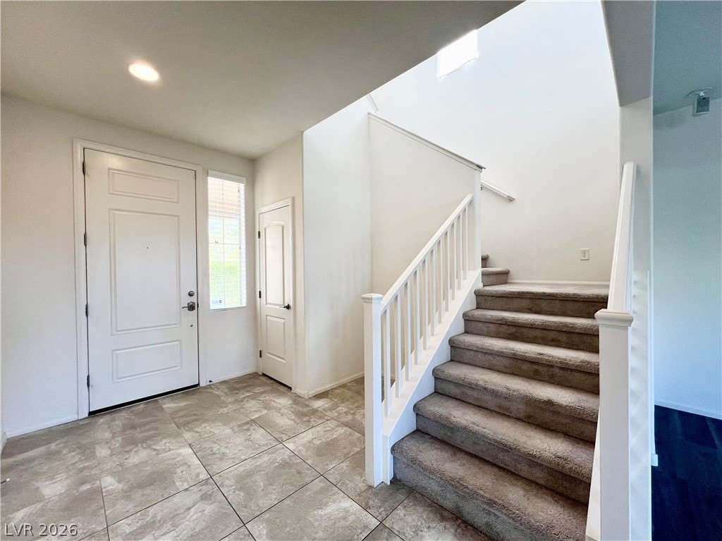 925 PINE VISTA – photo 2