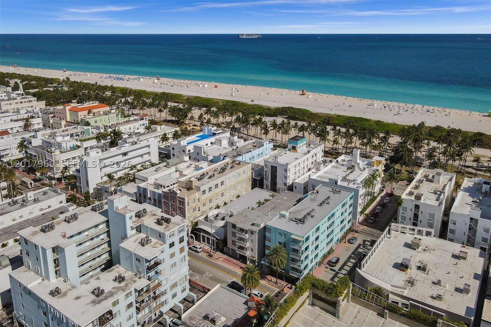 713 Collins Ave – photo 2