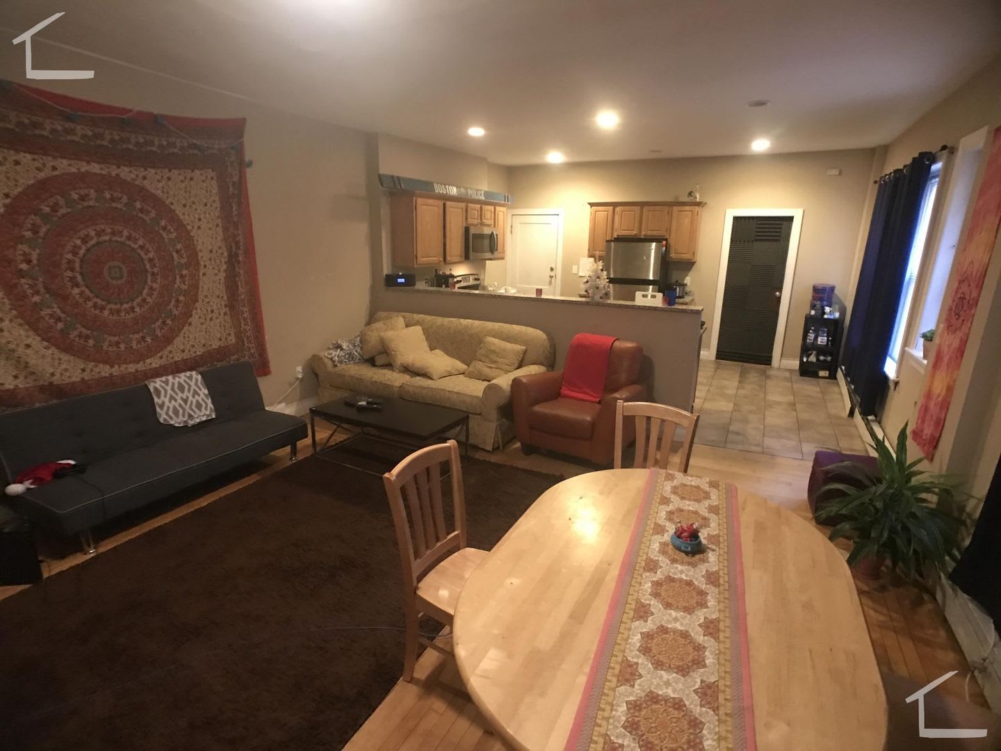 Huge 4 bed unit near the Green Line. – photo 2