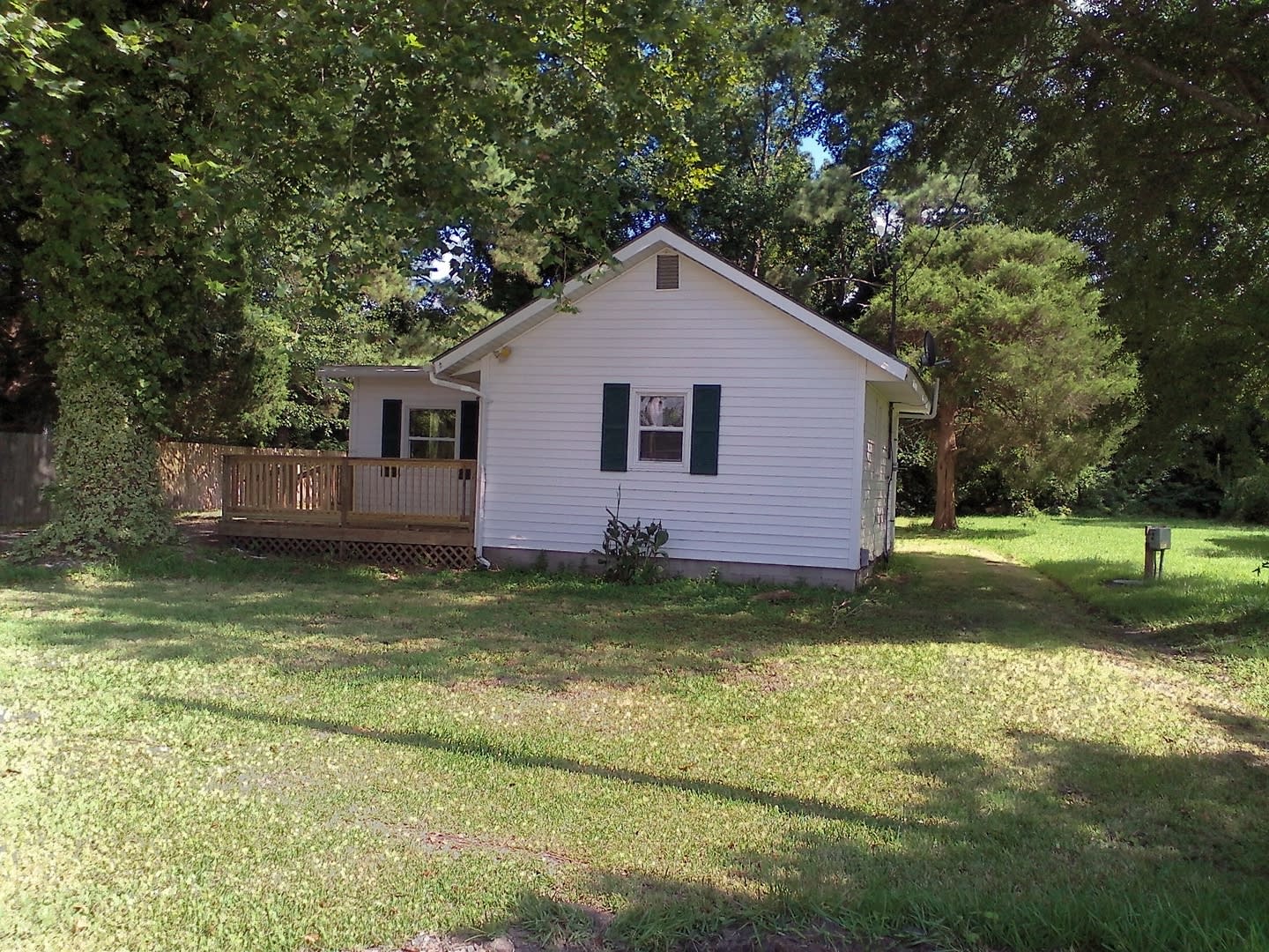 423 Bouy Street Cute Bungalow – photo 3