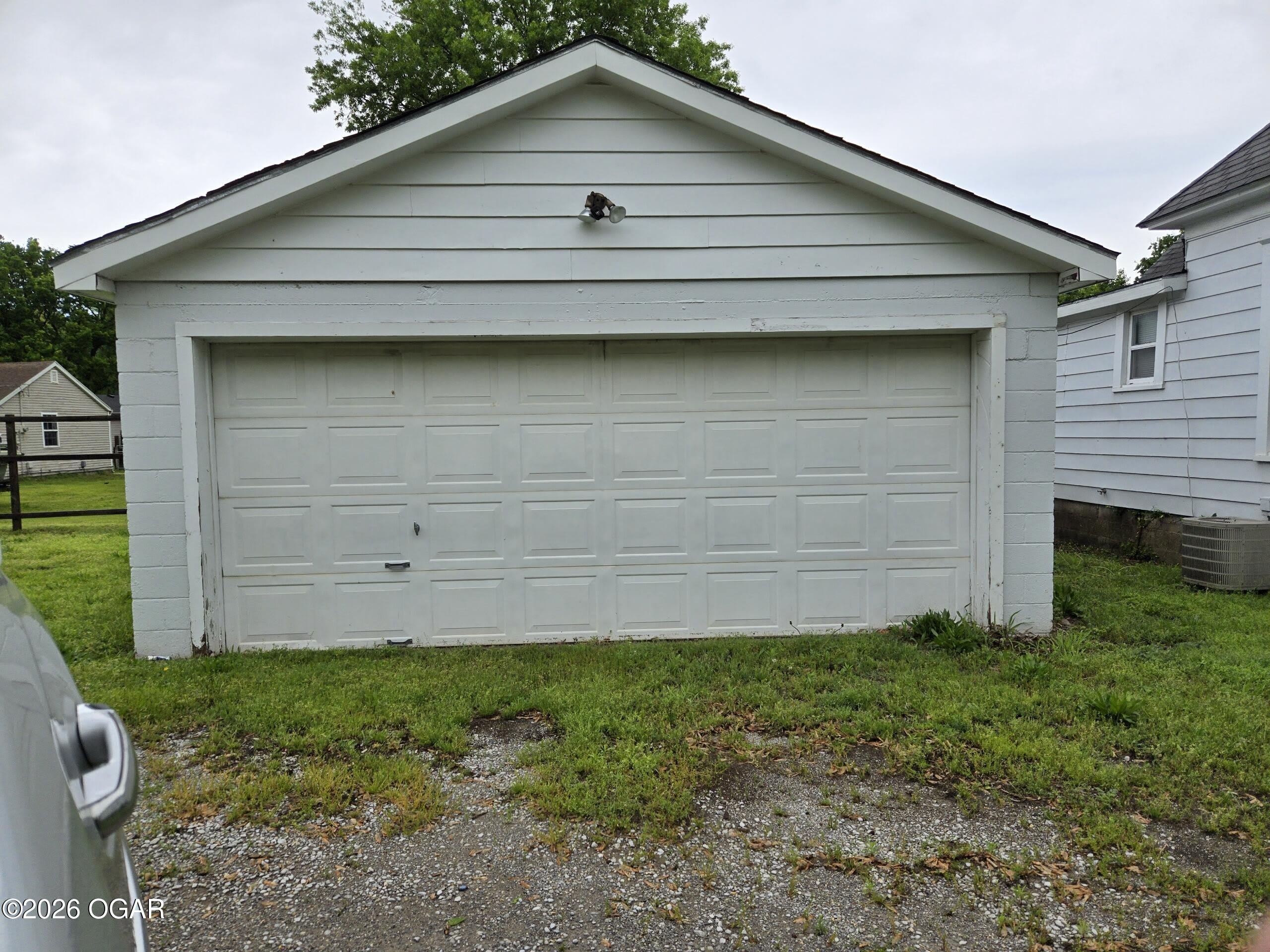 2725 E 4th Street – photo 2