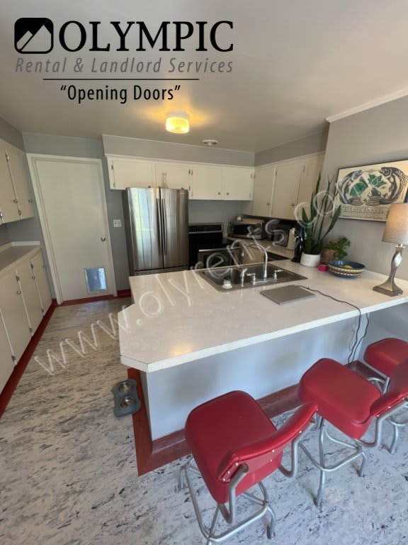 1307 Jasper Ave NE – photo 3