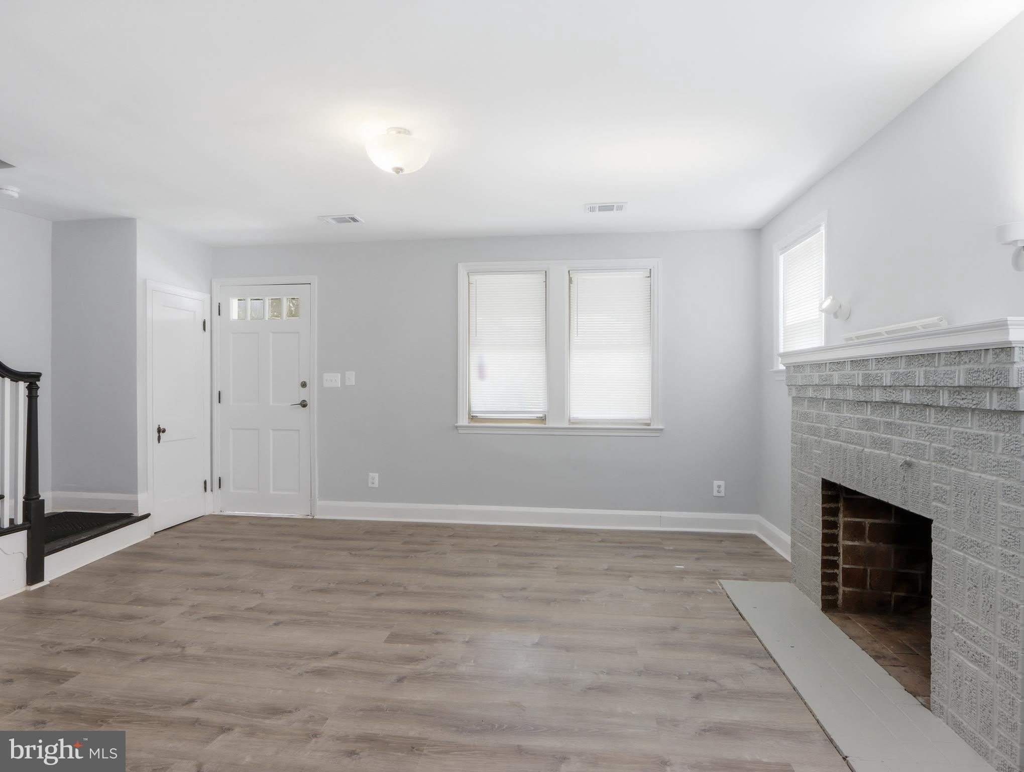 5112 CROSSWOOD Avenue – photo 1