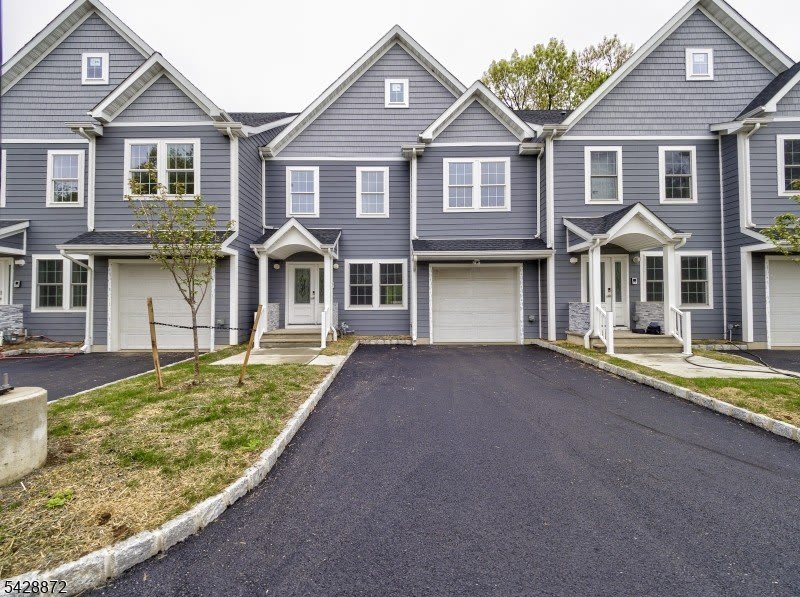 8 Travers Ave – photo 2