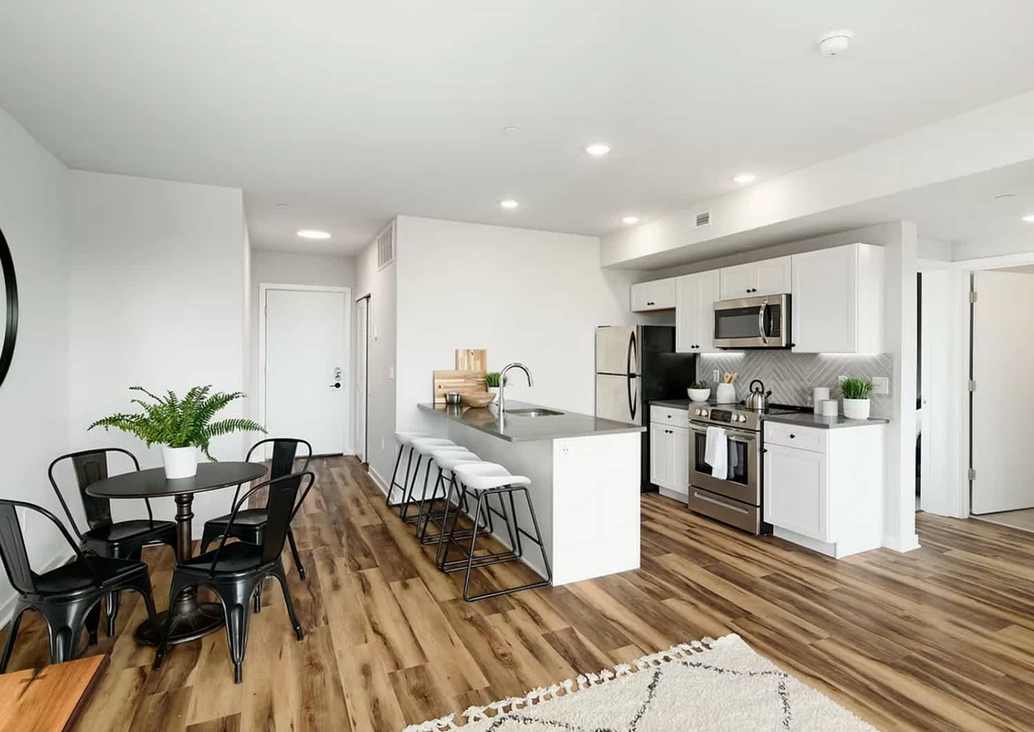 171 W Berks – photo 5
