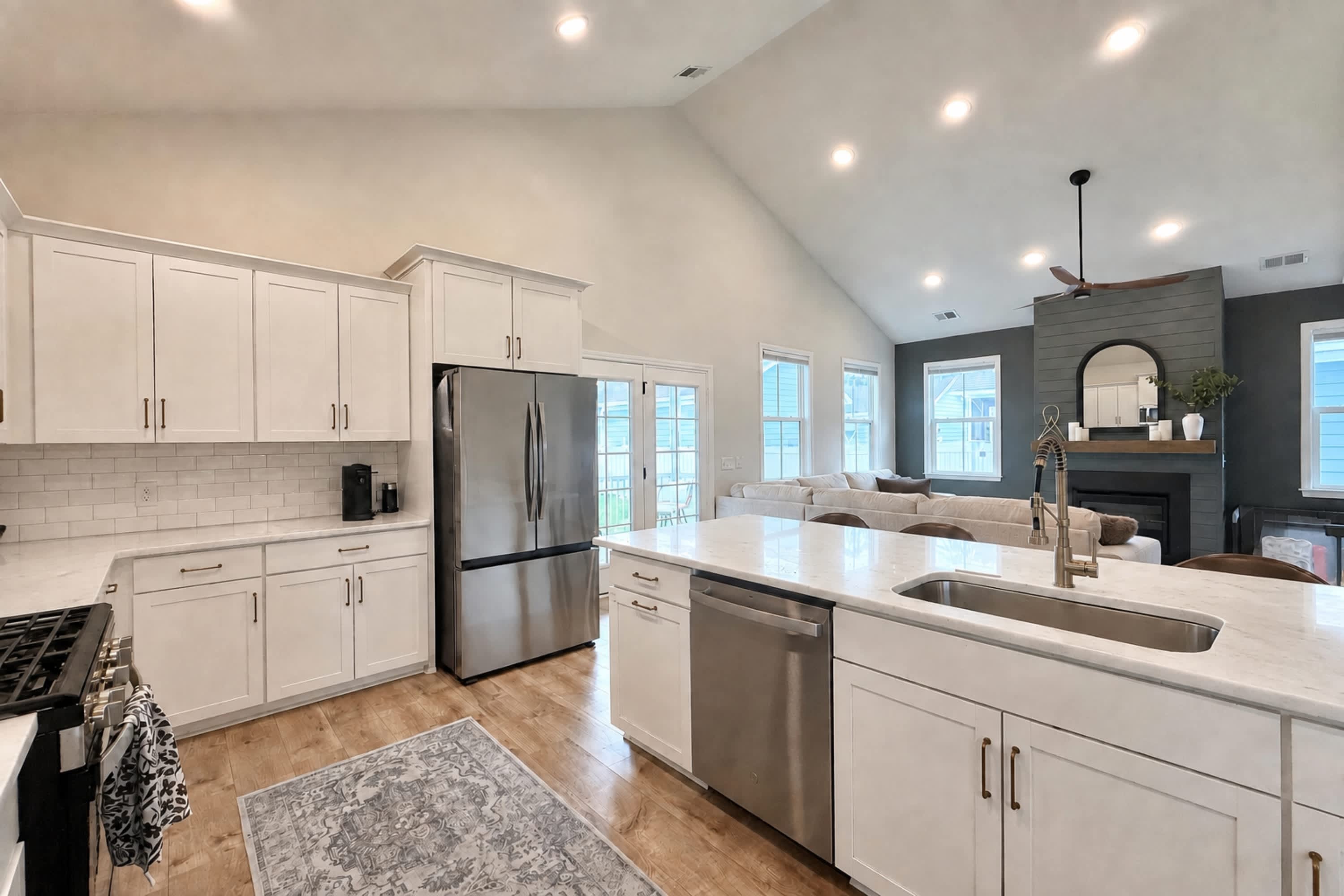 212 Angelica Ave – photo 5