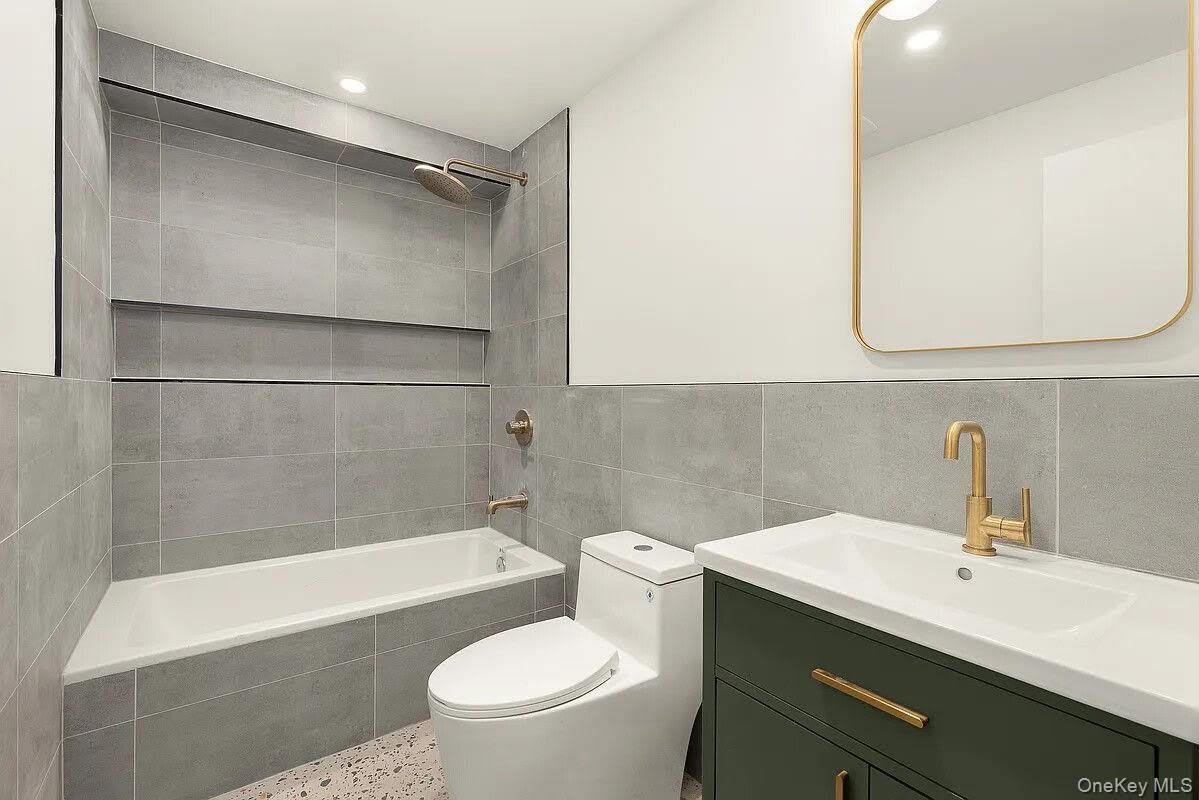 84 Moffat Street – photo 4